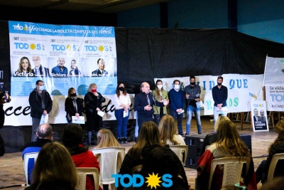 Moccero cerró campaña en Santa María culpando a la oposición de sus problemas judiciales y pidiendo no cortar boleta