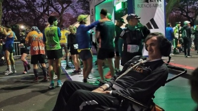 Esteban Bullrich participó de la media maratón de Buenos Aires y emocionó a todos