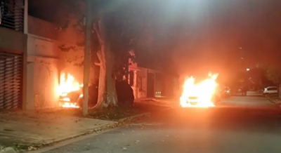 Violencia narco en Rosario: prendieron fuego 13 autos y dejaron una nueva amenaza contra Patricia Bullrich