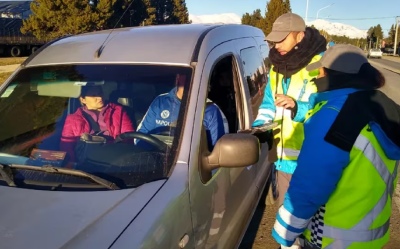 La cédula azul dejó de ser requisito para conducir un auto ajeno