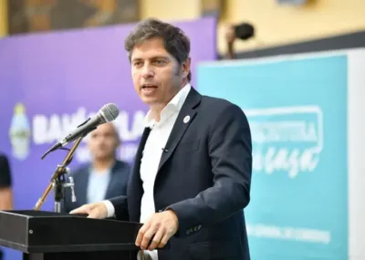 Denuncian que Kicillof creó más de 70 mil cargos desde que llegó a la Gobernación