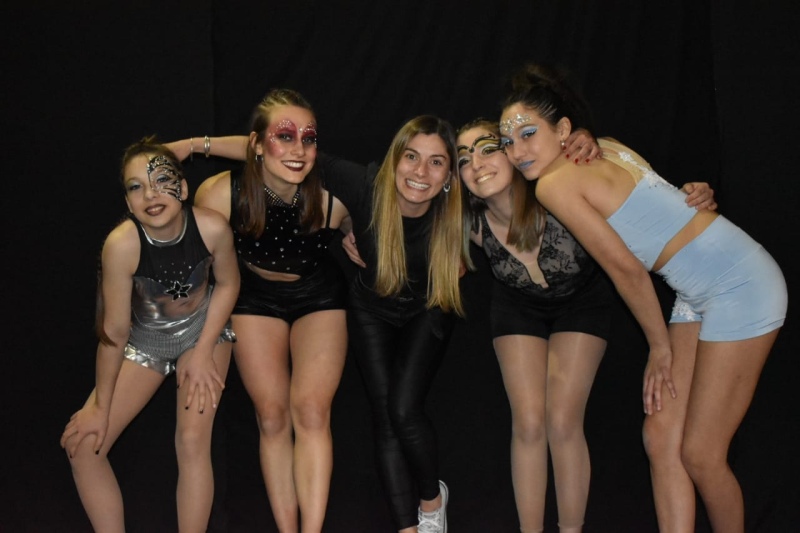 Cuatro jóvenes de Tornquist clasificaron a la instancia mundial de una competencia de acrobacia en telas