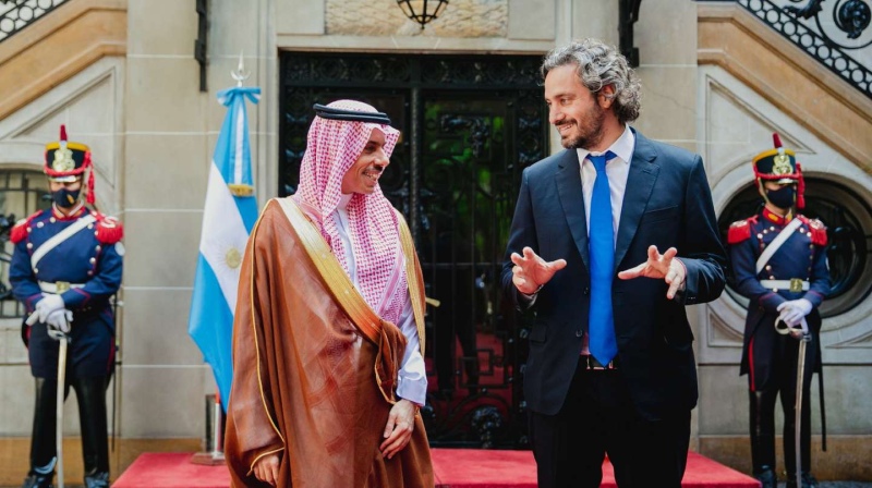 Préstamos con Rusia y Arabia Saudita, la estrategia que evalúa el Gobierno para aumentar las reservas