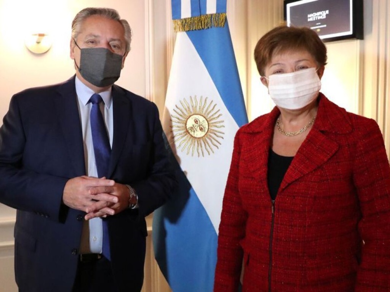 “Paria financiero internacional”, el duro análisis del Financial Times ante otro posible default argentino