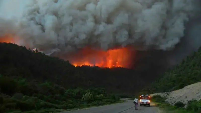 Más de 5.000 hectáreas afectadas por los incendios forestales en el sur de Bariloche