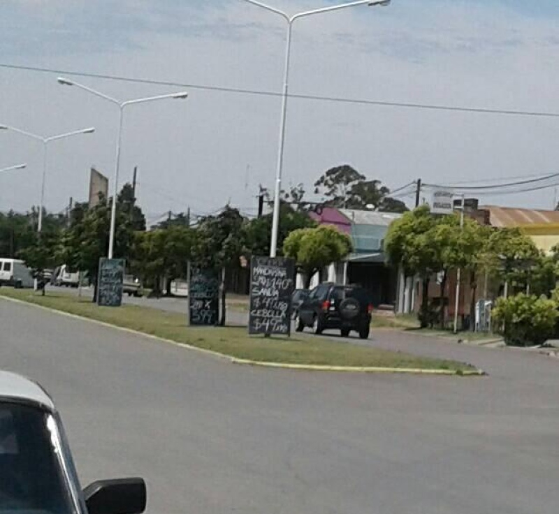 Los concejales de Juntos reclaman por el control del cumplimiento de la ordenanza que regula la instalación de carteles en la vía pública