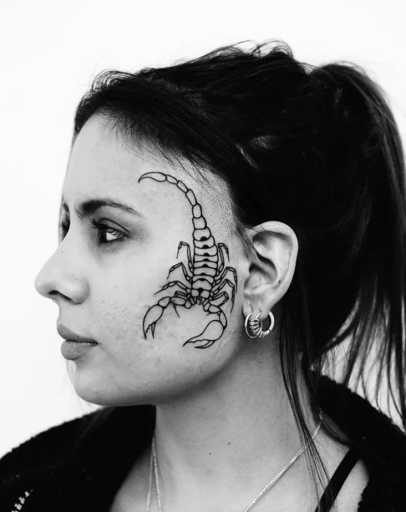 Maylén Riggio(26) se tatuó la cara en dos ocasiones, uno de sus trabajos fue hecho por Tomás Maggi.