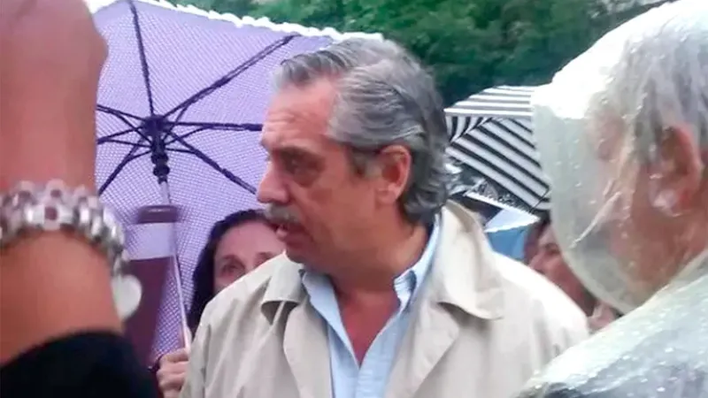Alberto Fernández cuando no era presidente y participaba de las marchas para saber qué había ocurrido con el fiscal Nisman