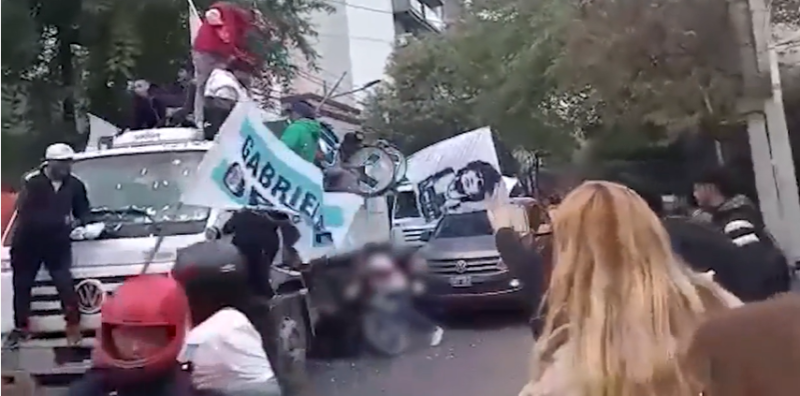 Santiago del Estero: un camión atropelló y mató a una nena de 11 años en una caravana política (IMÁGENES MUY SENSIBLES)