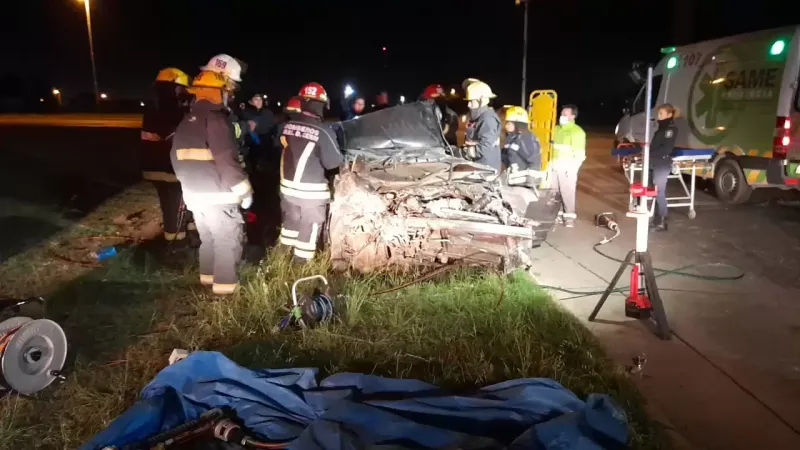 Esta madrugada: dos heridos en un vuelco en la Ruta 33