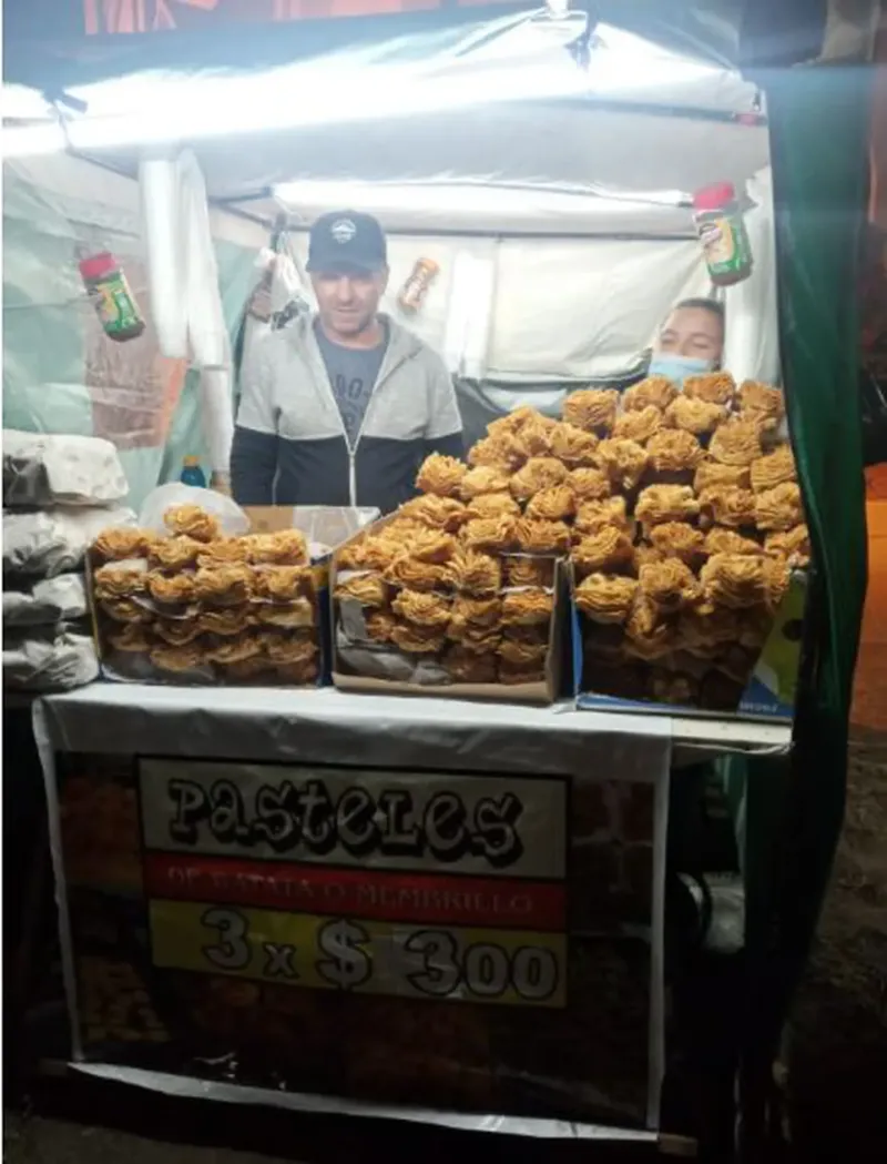 Fabián trabaja en la pandería familiar y participa de las fiestas regionales