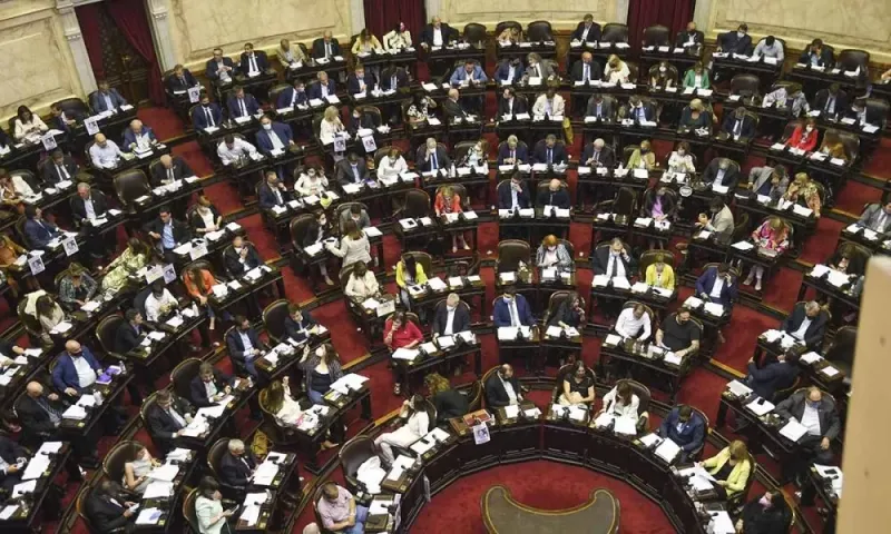 Los diputados y senadores se aumentaron el sueldo en un 30%