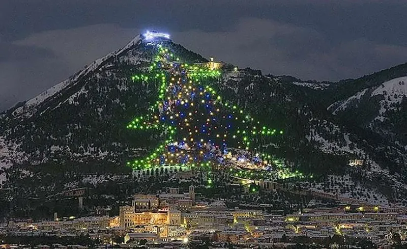 Entró en el Libro Guinness de los Récords como el árbol de Navidad más grande del mundo