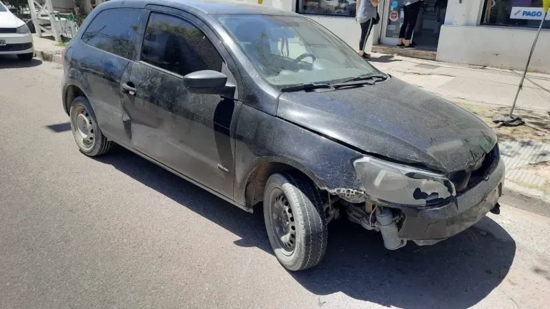 Detuvieron a una “poliladrona” que manejaba un auto robado