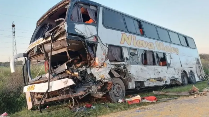 El choque múltiple ocurrió en la madrugada de este sábado