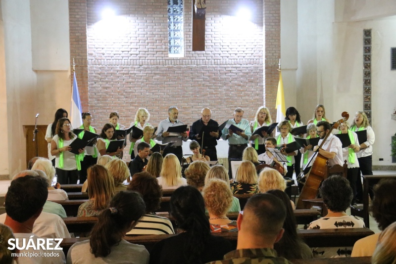 Cultura: el coro municipal “Héctor David Long” brindó un espectacular concierto navideño