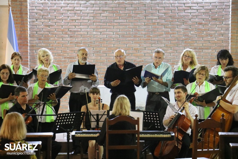 Cultura: el coro municipal “Héctor David Long” brindó un espectacular concierto navideño