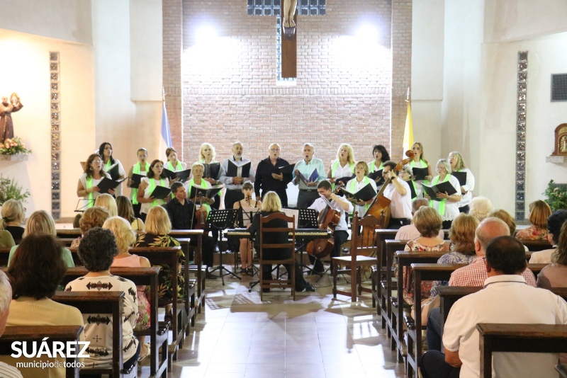 Cultura: el coro municipal “Héctor David Long” brindó un espectacular concierto navideño