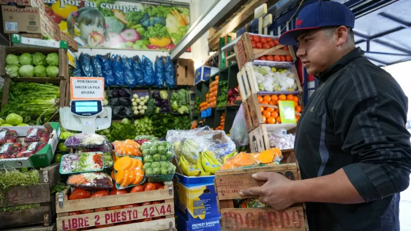 Inflación de noviembre: impulsada por la suba de tarifas, los economistas esperan que ronde el 6%