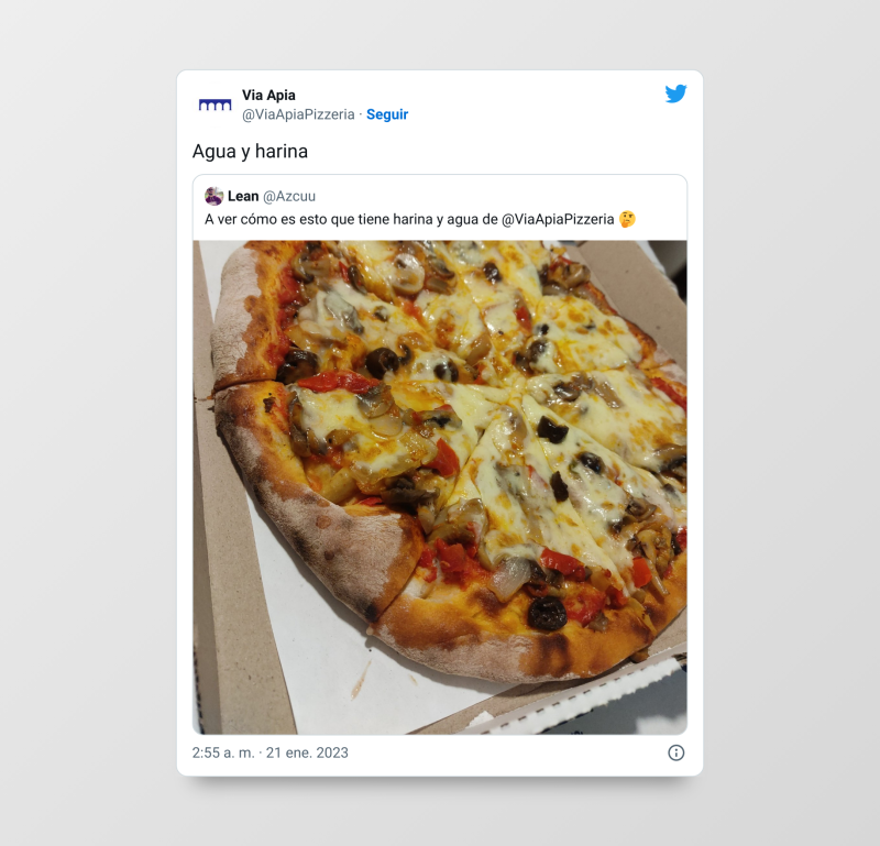 La pizzeria es reconocida en redes sociales ya que funciona todos los días, desde el año 1965.