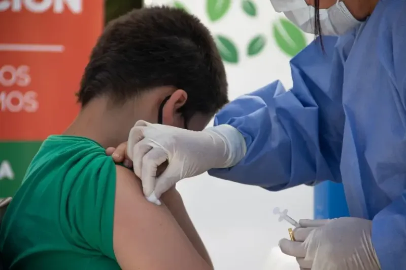 Covid: los chicos podrán recibir la vacuna de refuerzo