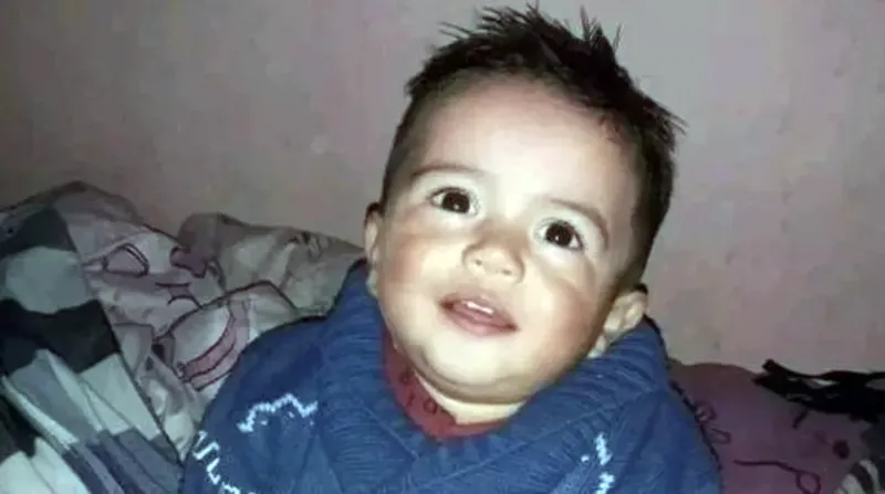 Habló el papá del bebé asesinado por el preso que sube videos de TikTok: “Le quemó el ojo con un cigarrillo”