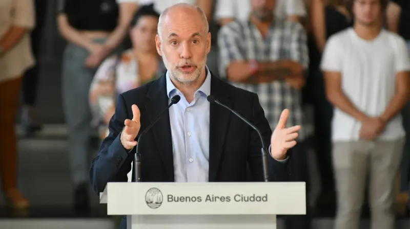 Horacio Rodríguez Larreta presentó su precandidatura presidencial con una foto: “Hora 2023”