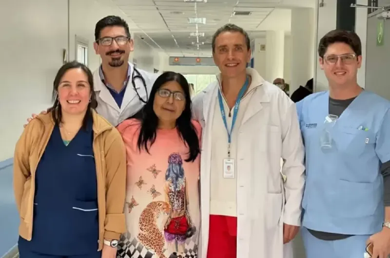 La paciente domiciliada en Pedro Luro que “volvió a nacer” y los profesionales que la atendieron en el centro de salud de Florencio Varela.