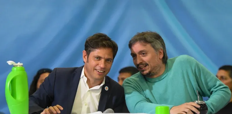 Axel Kicillof y Máximo Kirchner en un acto sindical en Merlo.