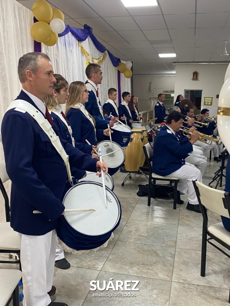 La banda municipal “Bartolomé Meier” se presentó en el hogar de ancianos “Domingo Goñi”