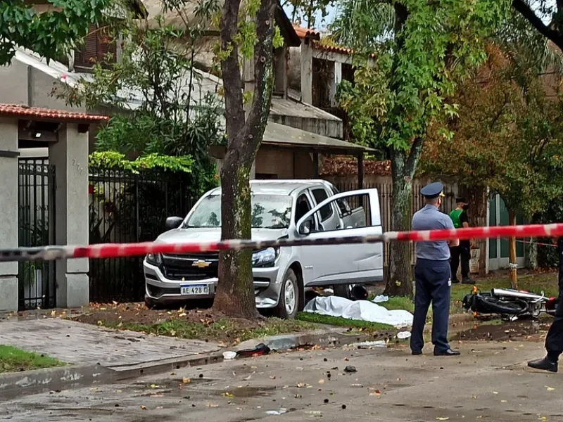 Uno de los delincuentes atropellados perdió la vida en el acto Uno de los delincuentes atropellados perdió la vida en el acto