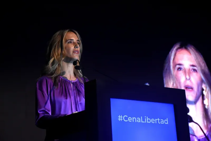  Cayetana Álvarez de Toledo pronunció un extenso discurso en el que llamó a las derechas iberoamericana a unirse para volver al poder