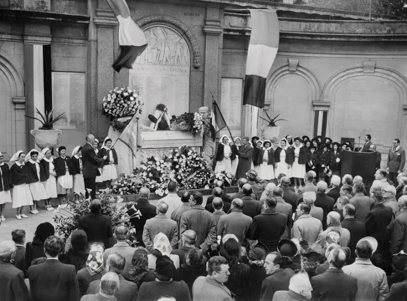 Celebración del 14 de julio en el Hospital Francés. 1948