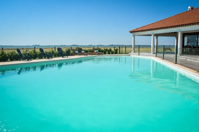 La enorme pileta de La Sistina, aliada de los días de calor