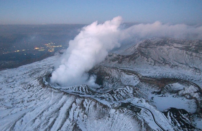 Monte Uzen. El volcán donde murieron en 1991 Katia y Maurice.