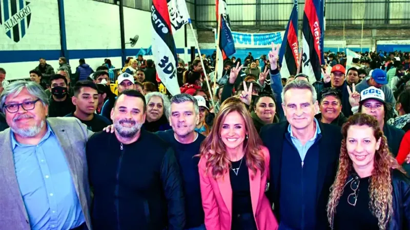 Los movimientos sociales oficialistas piden una PASO del Frente de Todos en la provincia de Buenos Aires.