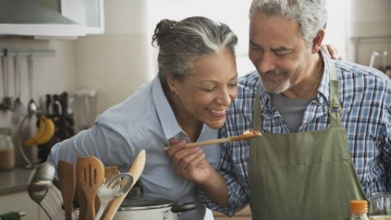 DADA LA IMPORTANCIA DEL OLFATO EN LA ALIMENTACIÓN, ALGUNAS PERSONAS PIERDEN EL APETITO CON LA ANOSMIA.