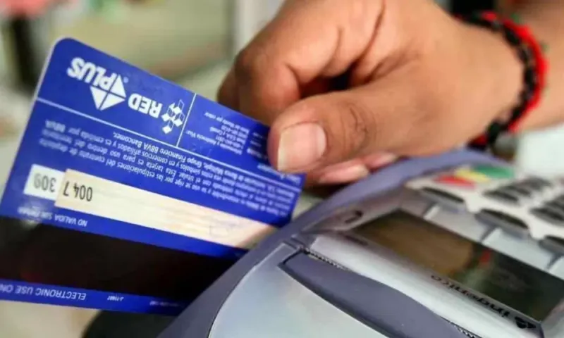 Cambios en compras con tarjeta: por qué ya no hace falta firmar el ticket