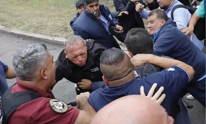 Detienen a dos manifestantes por la agresión a Berni