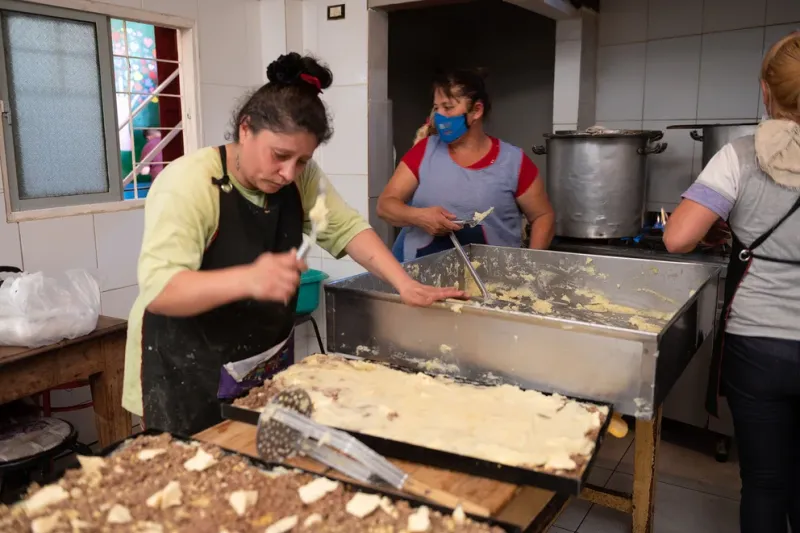 Margarita Barrientos dirige tres comedores, ubicados en Los Piletones, Cañuelas y Santiago del Estero