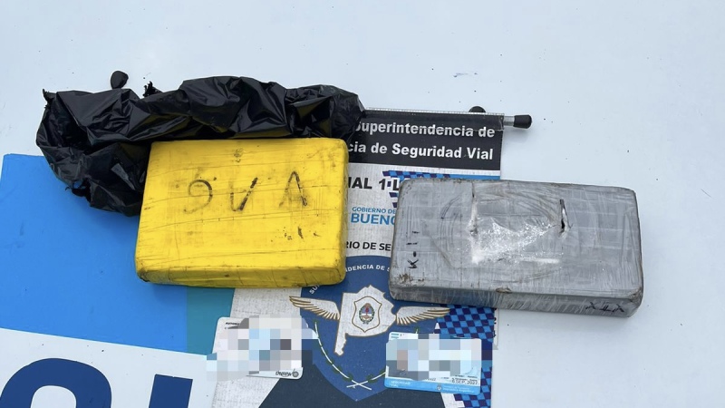 Dos suarenses aprehendidos por la Policía Vial con dos kilos de cocaína