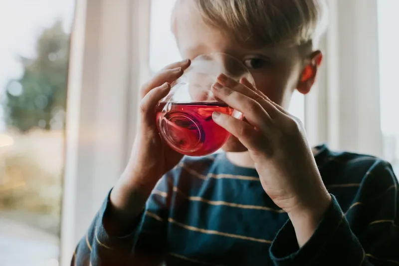En el caso de los niños, se aconseja usar edulcorante solo en pequeñas cantidades y complementar con una alimentación saludable en general