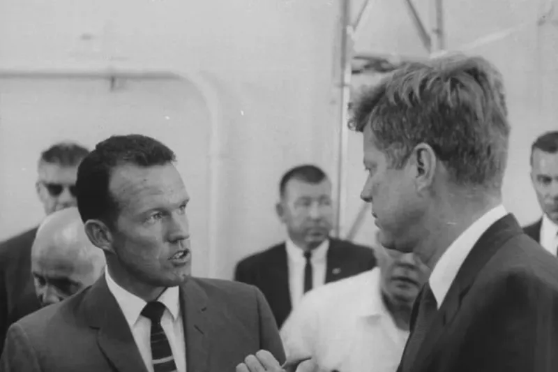 Cooper recibido por Kennedy tras su vuelo espacial de 1963