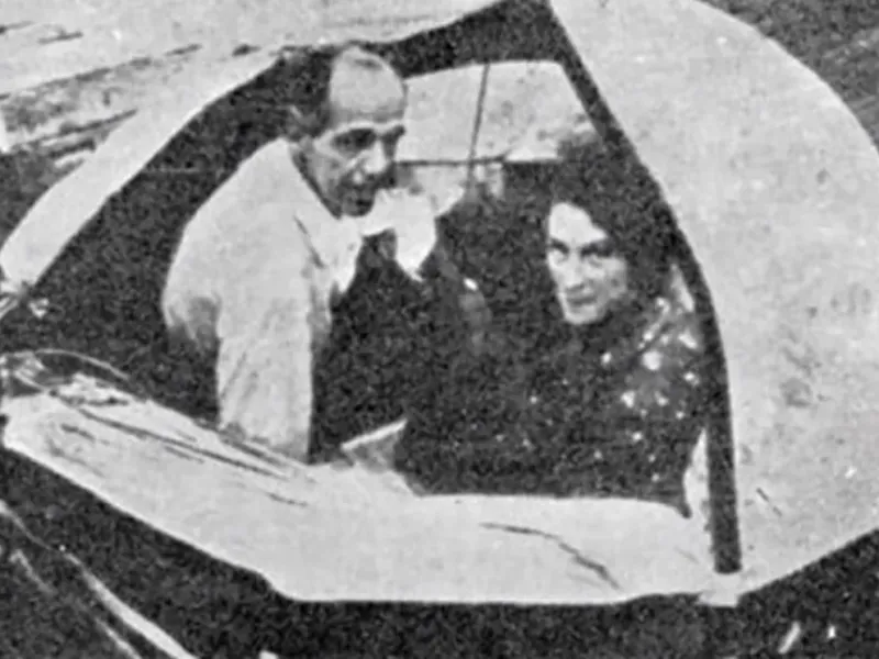 Nunca estuvieron realmente secos. Ninguno de los dos era religioso. Maurice estaba resignado. Maralyn, por el contrario, creía en el destino y en algún poder sobrenatural: estaba segura de que se salvarían