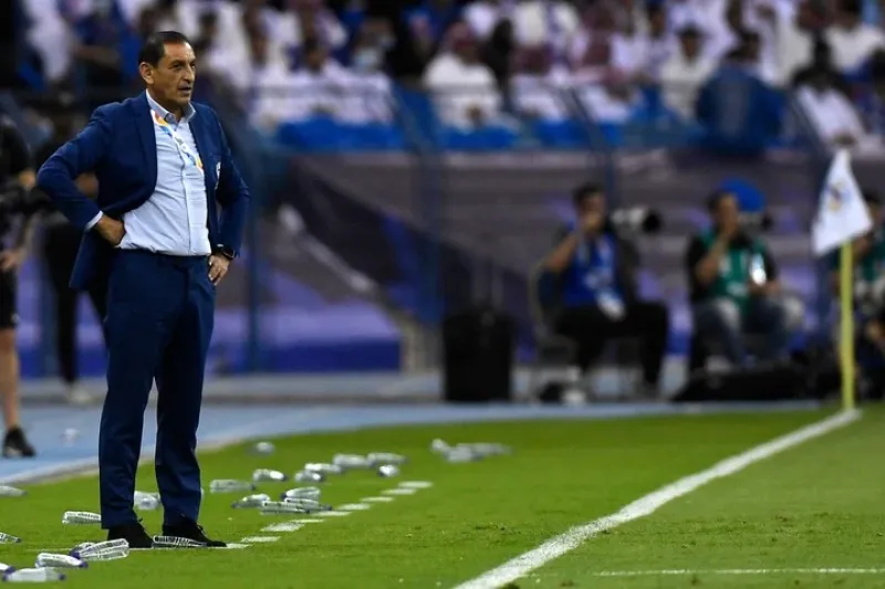 Ramón Díaz dirigiendo al Al Hilal durante el Mundial de Clubes