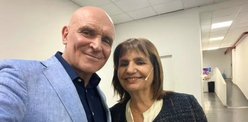 José Luis Espert con Patricia Bullrich. La candidata del PRO resiste la llegada del referente liberal.