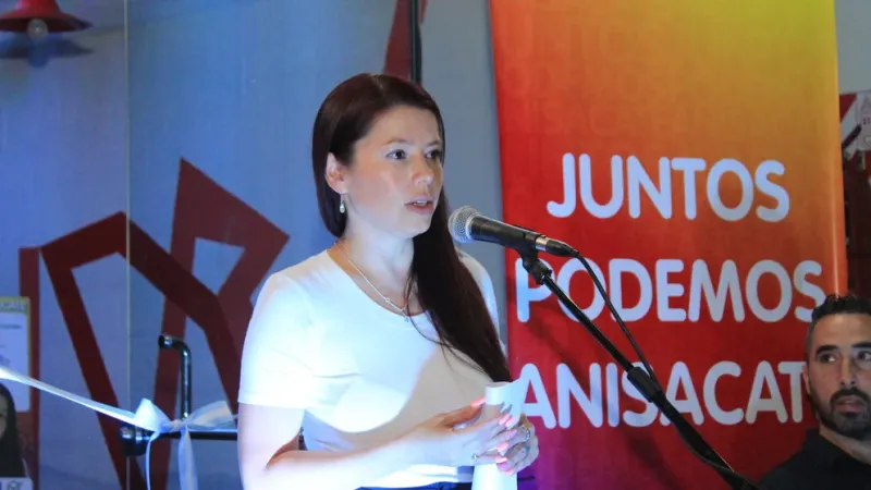 Natalia Contini, en campaña electoral con el sello ”Juntos Podemos Anisacate”