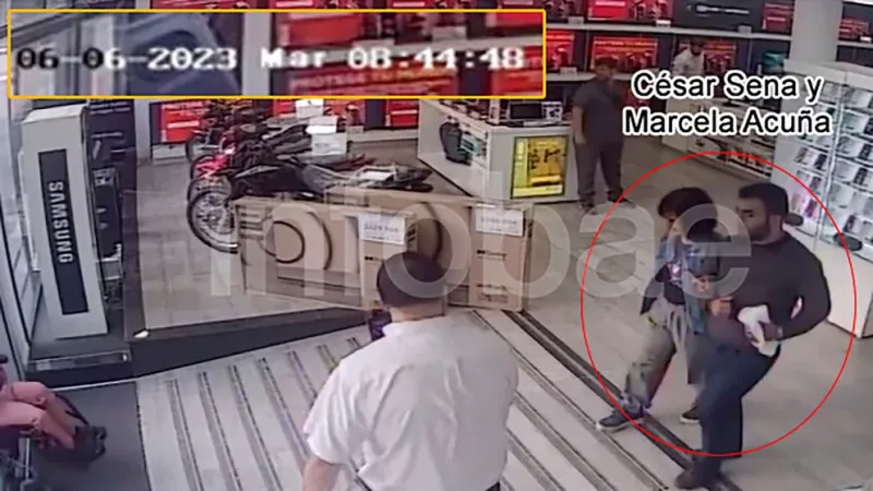 Caso Cecilia Strzyzowski: las imágenes del día en que César Sena fue a comprar un celular junto a Marcela Acuña
