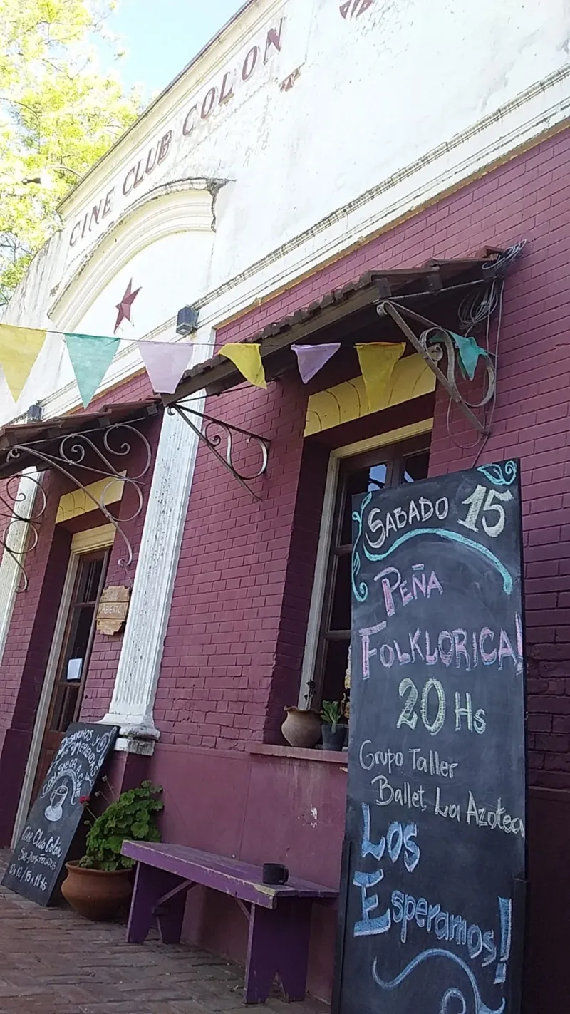 Funciones de cine, peñas, talleres culturales y catequesis son algunas de las actividades que transcurren en el edificio desde su reapertura