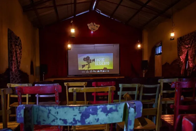 Algunos cortos rurales que proyectan retratan la vida de los vecinos ilustres de Roque Pérez, que hicieron posible la recuperación del emblemático edificio (Foto: Facebook Cine Club Colón - Roque Pérez)